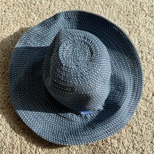 Wallaroo petite scrunchie sun hat